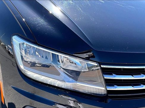 Used 2018 Volkswagen Tiguan SE w/ Panoramic Sunroof Package image 29