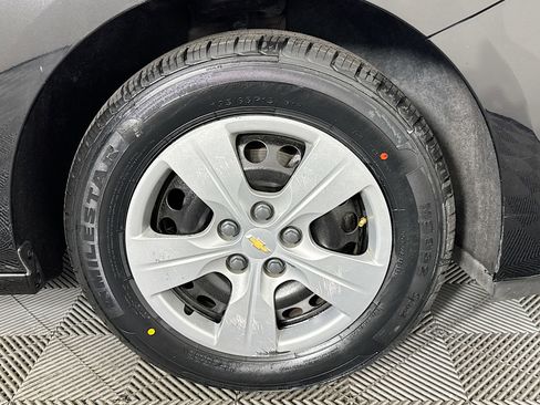 Used 2017 Chevrolet Cruze LS image 28