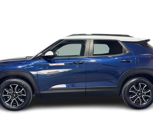 Used 2022 Chevrolet TrailBlazer ACTIV w/ Sun and Liftgate Package FWD image 1
