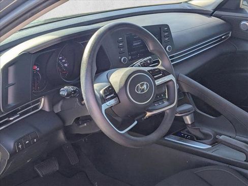 Used 2023 Hyundai Elantra SEL w/ Cargo Package image 9