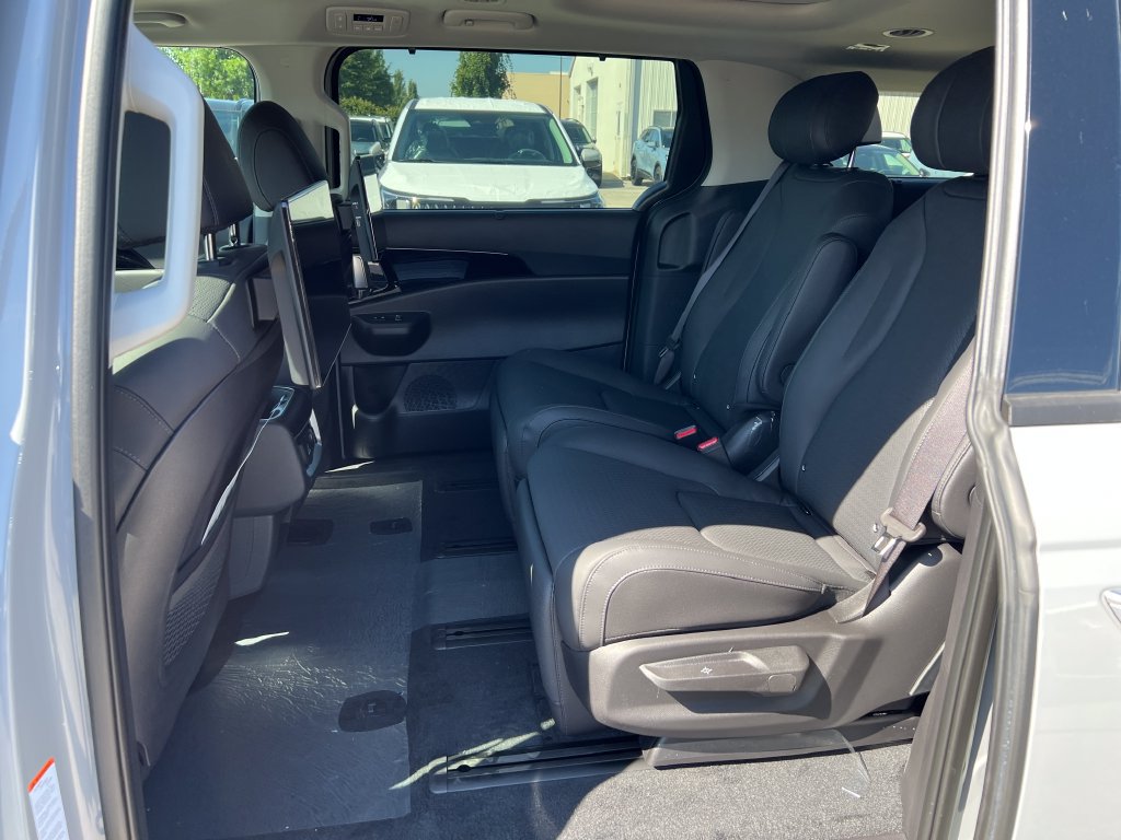 New 2027 Kia Carnival SX Prestige FWD image 14