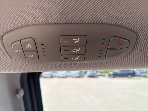 Used 2020 Kia Sedona LX FWD image 11