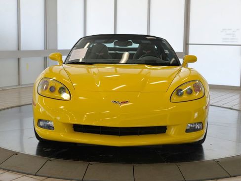 Used 2007 Chevrolet Corvette Coupe w/ Preferred Equipment Group RWD image 3