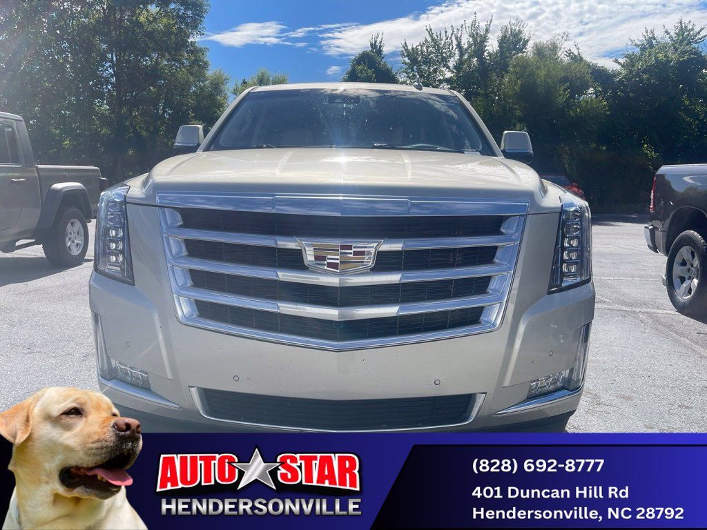 Used 2016 Cadillac Escalade Luxury AWD/4WD image 3