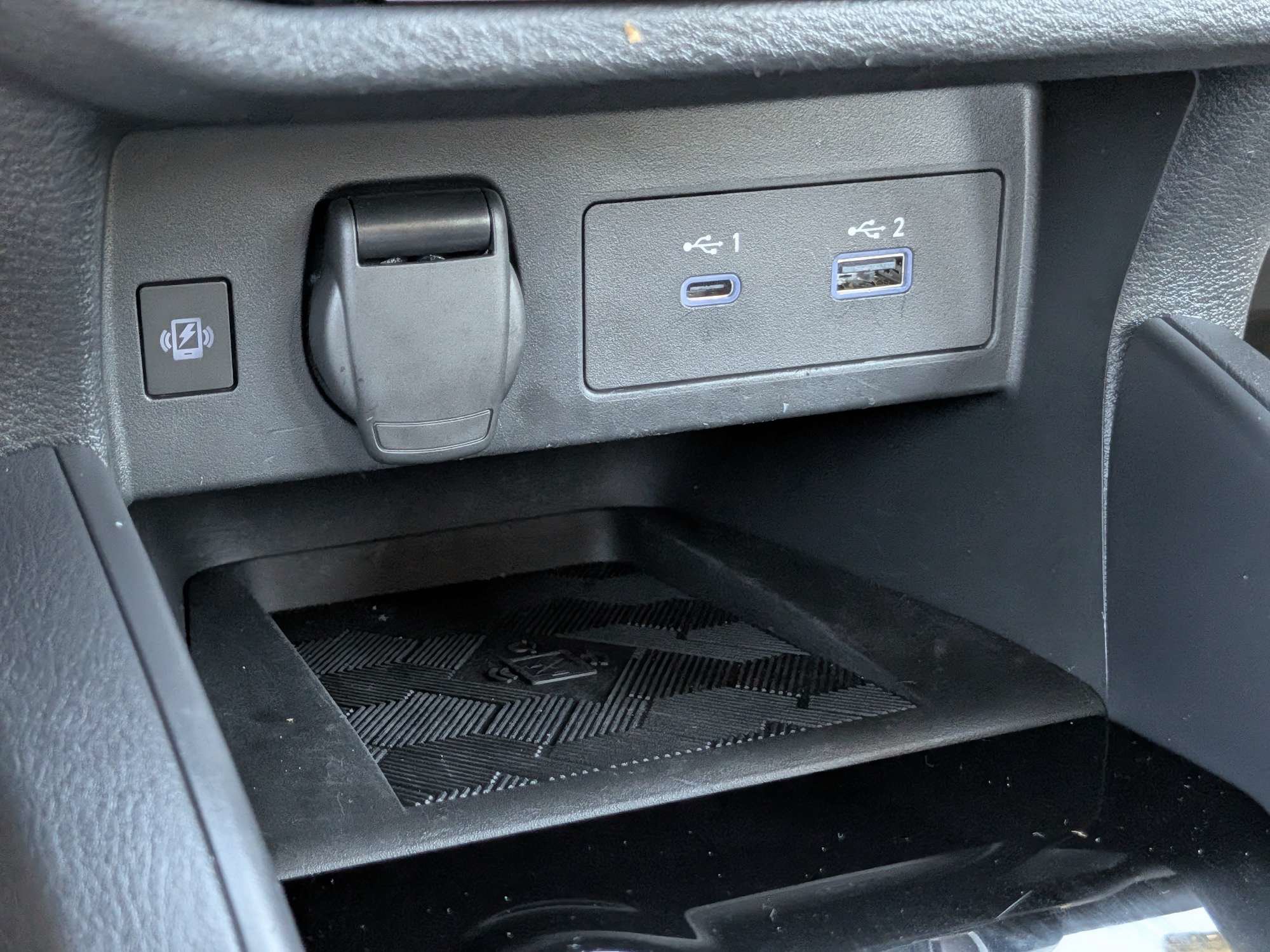 Certified 2025 Nissan Versa SR w/ Trunk Package FWD image 20
