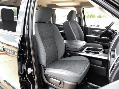 Used 2017 RAM 3500 Big Horn AWD/4WD image 35