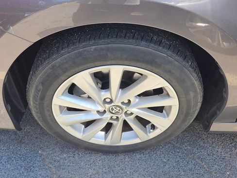 Used 2023 Toyota Camry LE w/ Convenience Package FWD image 4