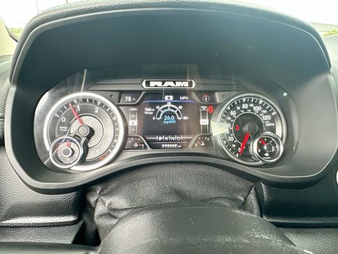 Used 2022 RAM 1500 Laramie AWD/4WD image 12