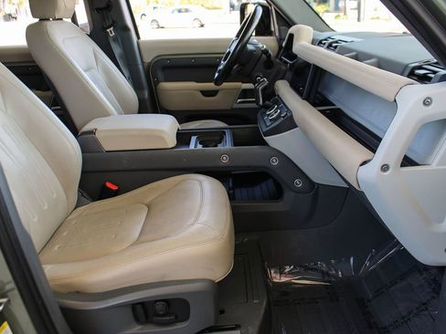 Used 2021 Land Rover Defender 110 SE image 21