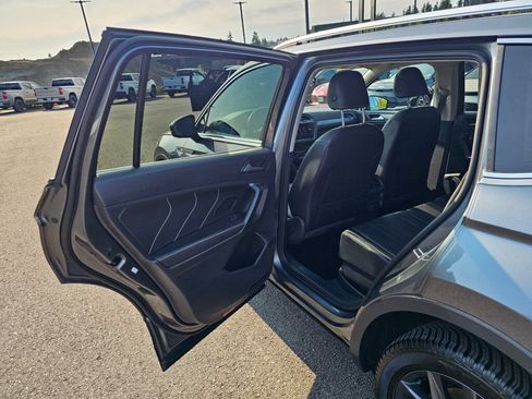 Used 2022 Volkswagen Tiguan SE AWD/4WD image 21