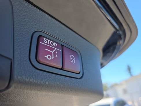 New 2025 Mercedes-Benz GLB 250 GLB 250 image 8