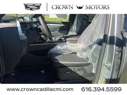 New 2026 Cadillac Escalade ESV Sport w/ Touring Package image 10