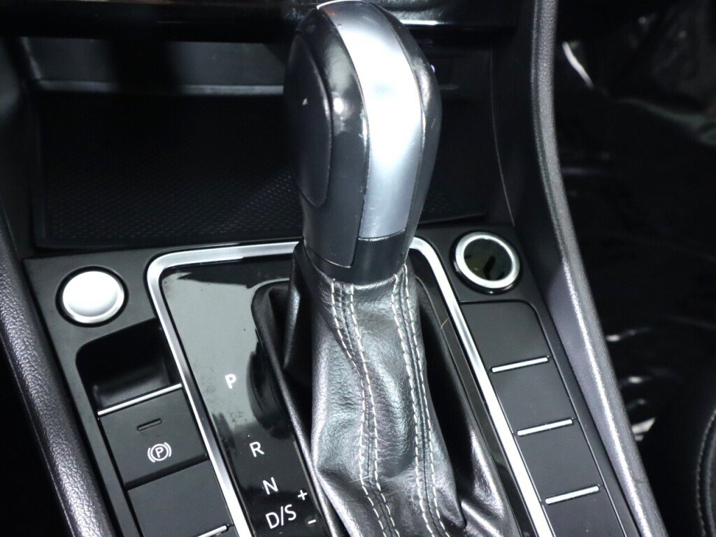 Used 2021 Volkswagen Jetta SE FWD image 23