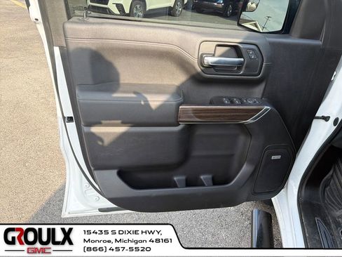 Used 2021 Chevrolet Silverado 1500 LT Trail Boss w/ Convenience Package II image 11