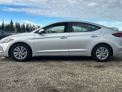 Used 2017 Hyundai Elantra SE image 6