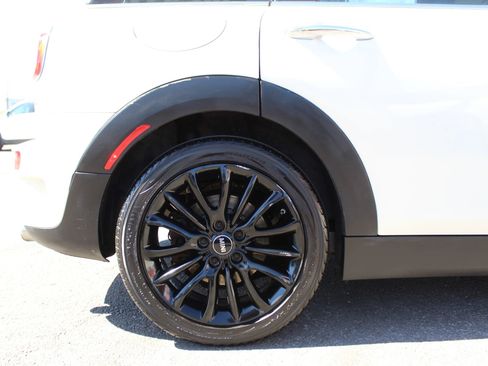 Used 2018 MINI Cooper Clubman S image 14