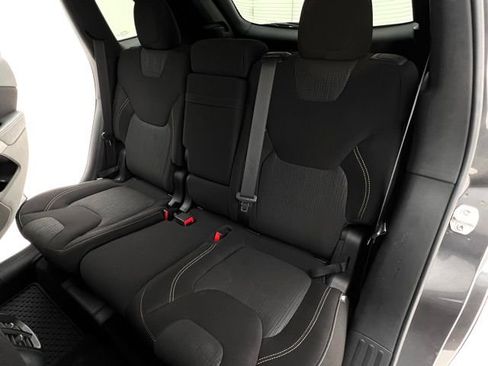 Used 2015 Jeep Cherokee Latitude w/ Cold Weather Group AWD/4WD image 15