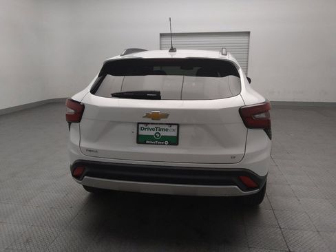 Used 2024 Chevrolet Trax LT w/ Driver Confidence Package FWD image 7