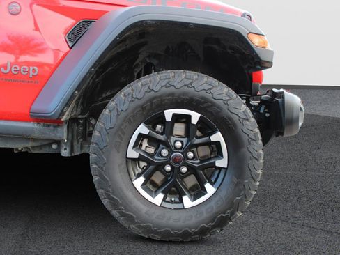 Used 2025 Jeep Wrangler Unlimited Rubicon image 24