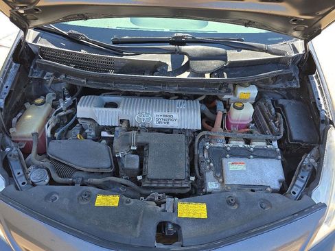 Used 2012 Toyota Prius V Three image 17