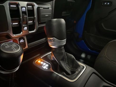 Used 2024 Jeep Wrangler Unlimited image 55