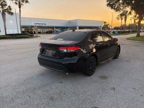 Used 2024 Toyota Corolla LE FWD image 5