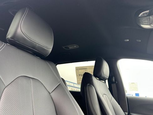 New 2026 Chrysler Voyager LX image 18
