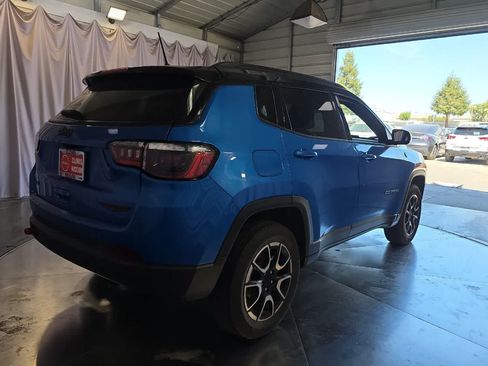 Used 2024 Jeep Compass Trailhawk AWD/4WD image 3