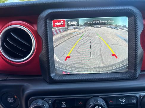Used 2021 Jeep Wrangler Unlimited Rubicon AWD/4WD image 39