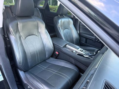 Used 2018 Lexus RX 450h AWD w/ Luxury Package image 16
