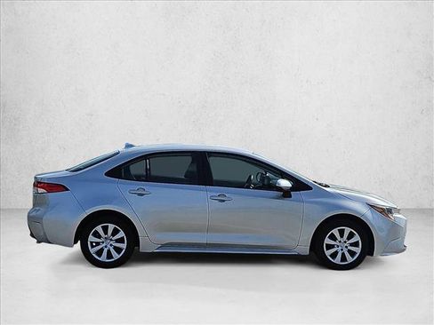 Used 2024 Toyota Corolla LE FWD image 4