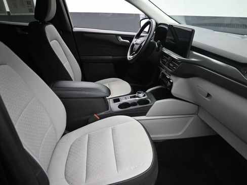 Used 2023 Ford Escape Active w/ Tech Pack #2 AWD/4WD image 7