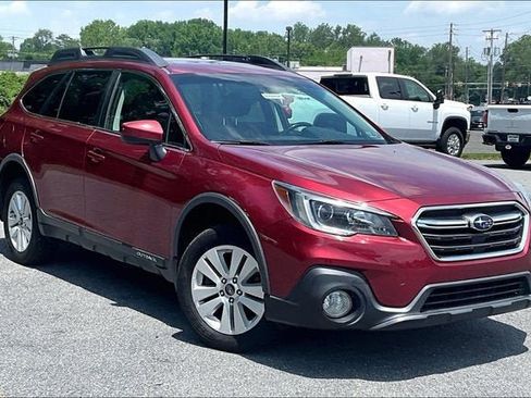 Used 2018 Subaru Outback 2.5i Premium AWD/4WD image 2
