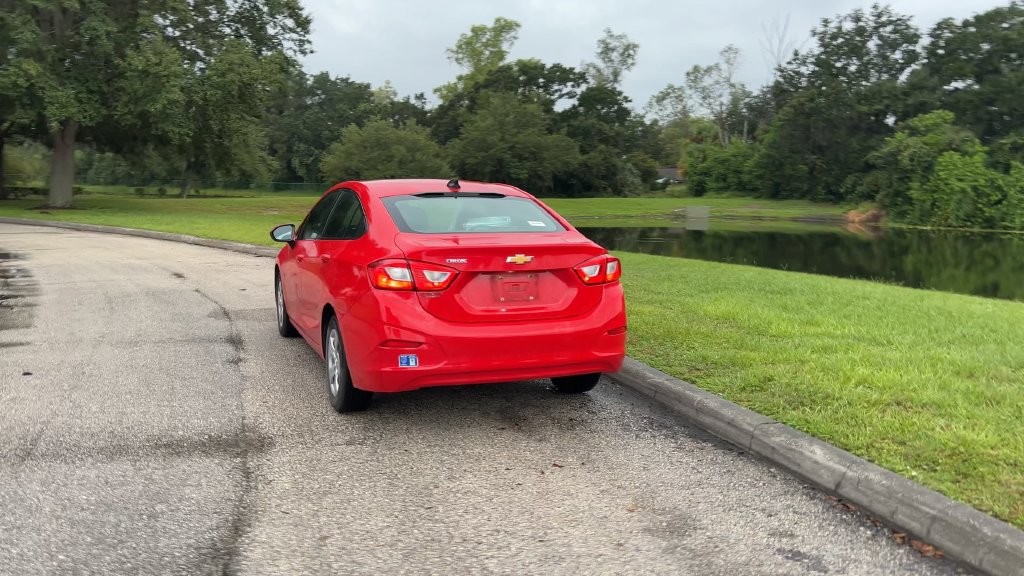 Used 2018 Chevrolet Cruze LS FWD image 7