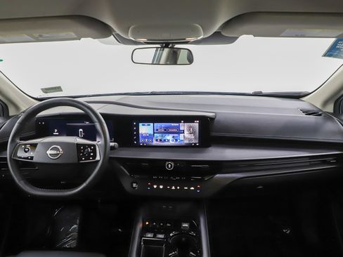 Used 2025 Nissan Murano SV image 13