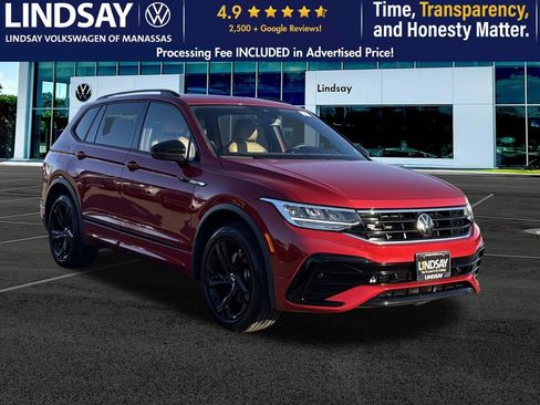 Used 2024 Volkswagen Tiguan SE R-Line image 1