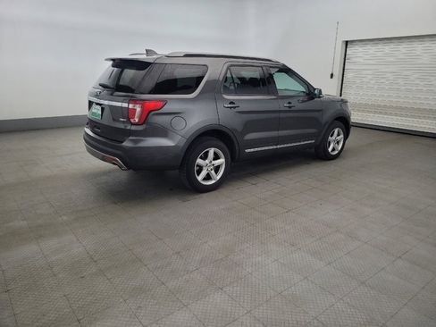 Used 2017 Ford Explorer XLT AWD/4WD image 10
