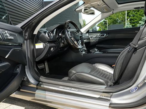Used 2013 Mercedes-Benz SL 550 image 21