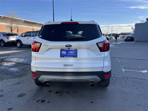 Used 2019 Ford Escape Titanium image 4