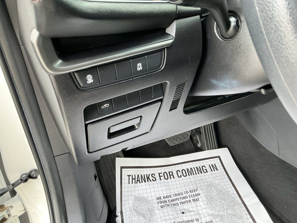 Used 2021 MAZDA MAZDA3 s FWD image 32