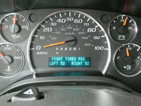 New 2025 GMC Savana 3500 w/ Driver Convenience Package RWD image 41