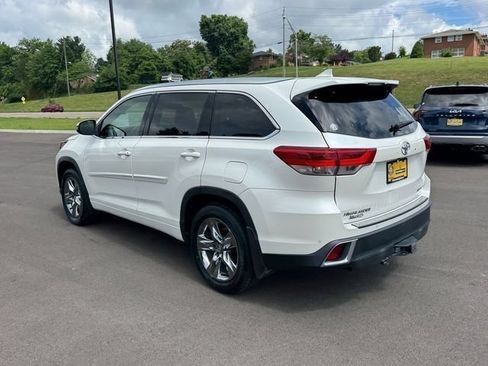 Used 2019 Toyota Highlander Limited Platinum AWD/4WD image 4