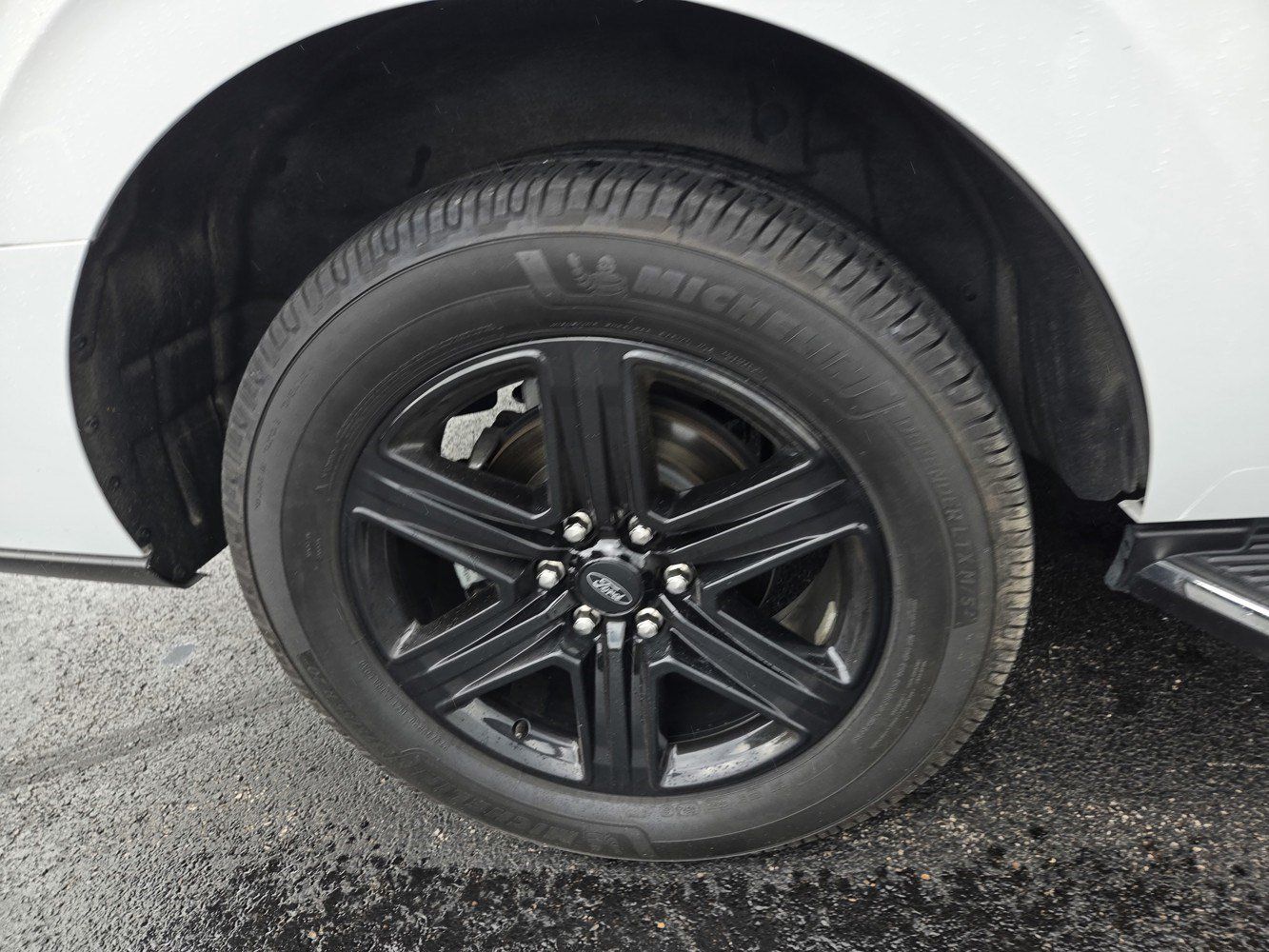 Used 2020 Ford Expedition XLT w/ Equipment Group 202A AWD/4WD image 43