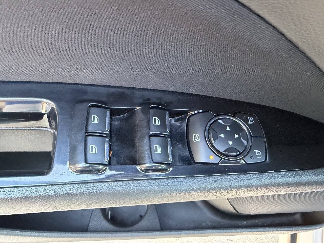 Used 2016 Ford Fusion SE FWD image 38