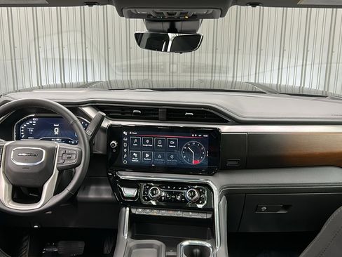 Used 2025 GMC Sierra 3500 Denali image 37