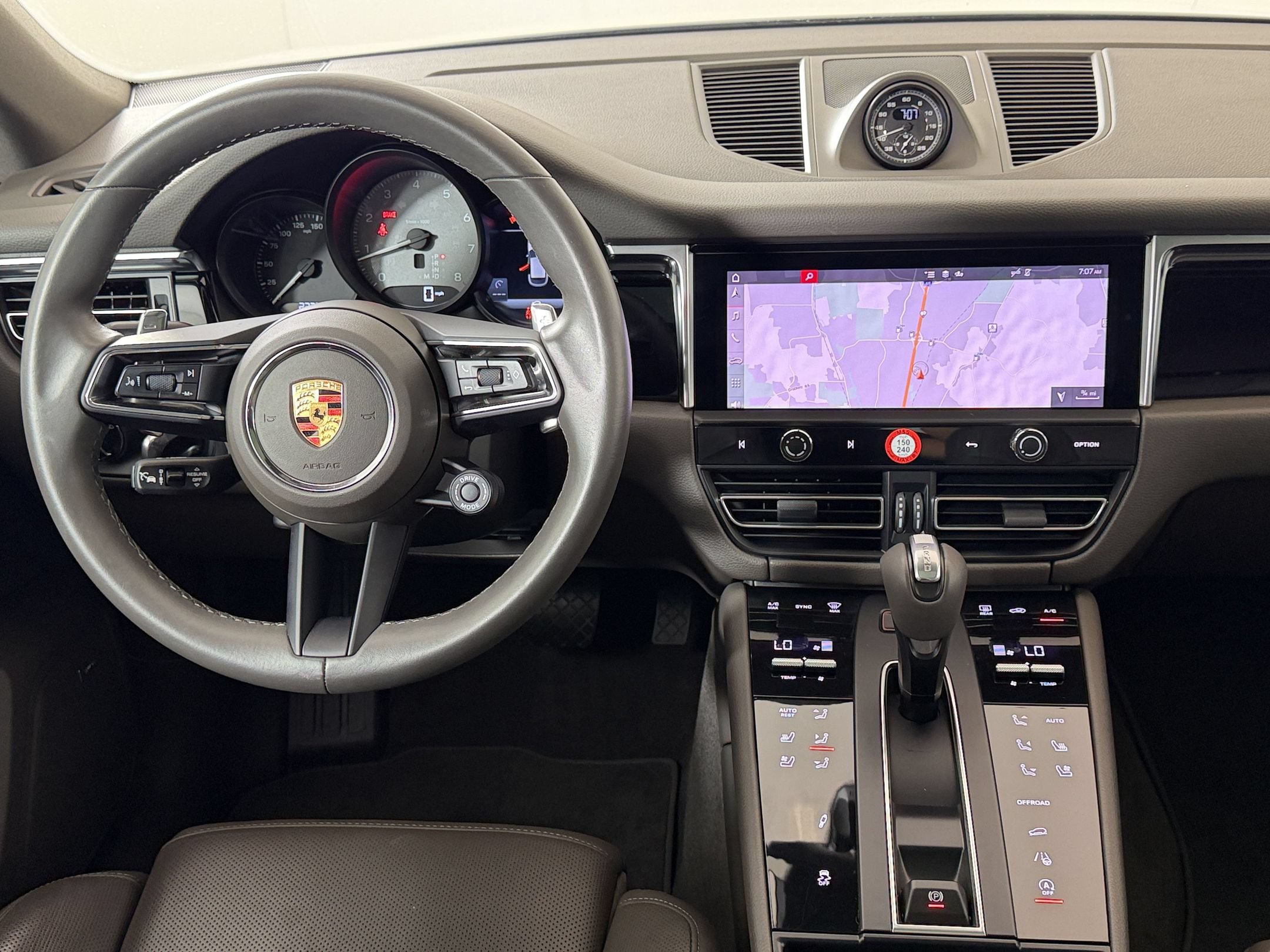Certified 2024 Porsche Macan S AWD/4WD image 31