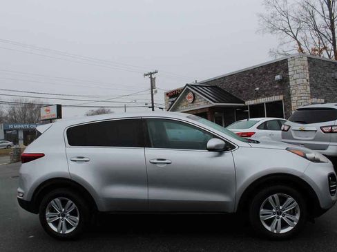 Used 2017 Kia Sportage LX image 4