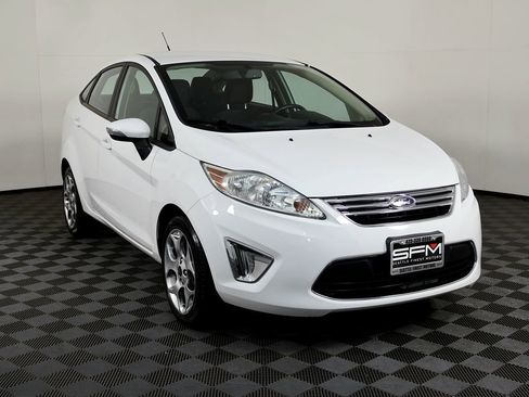 Used 2011 Ford Fiesta SEL image 5