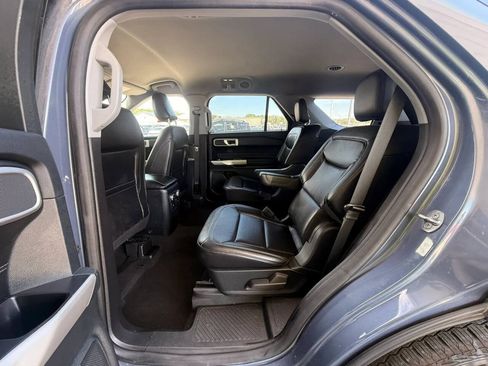 Used 2021 Ford Explorer XLT w/ Equipment Group 202A AWD/4WD image 24