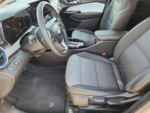 Used 2024 Chevrolet Trax LT w/ Driver Confidence Package image 6